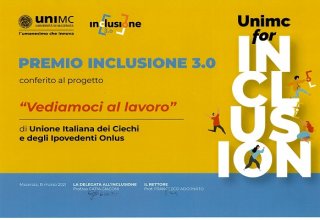 La locandina con il Premio Inclusione 3.0 assegnato dall'università di Macerata al nostri progetto 'Vediamoci al lavoro'