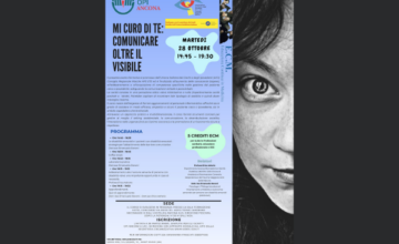 La locandina dell'evento: Su sfondo nero il viso a metà di una ragazza che fissa l'obiettivo. A sinistra, su sfondo celeste sfumato, i loghi degli organizzatori e le indicazioni della giornata