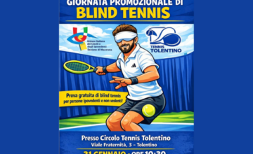 Il disegno di un tennista sorridente pronto a colpire la pallina con la racchetta. Indossa una benda sugli occhi